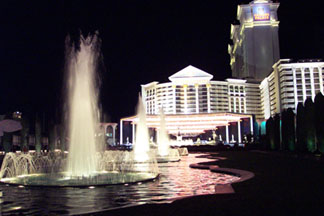 caesars-night.jpg - 19905 Bytes