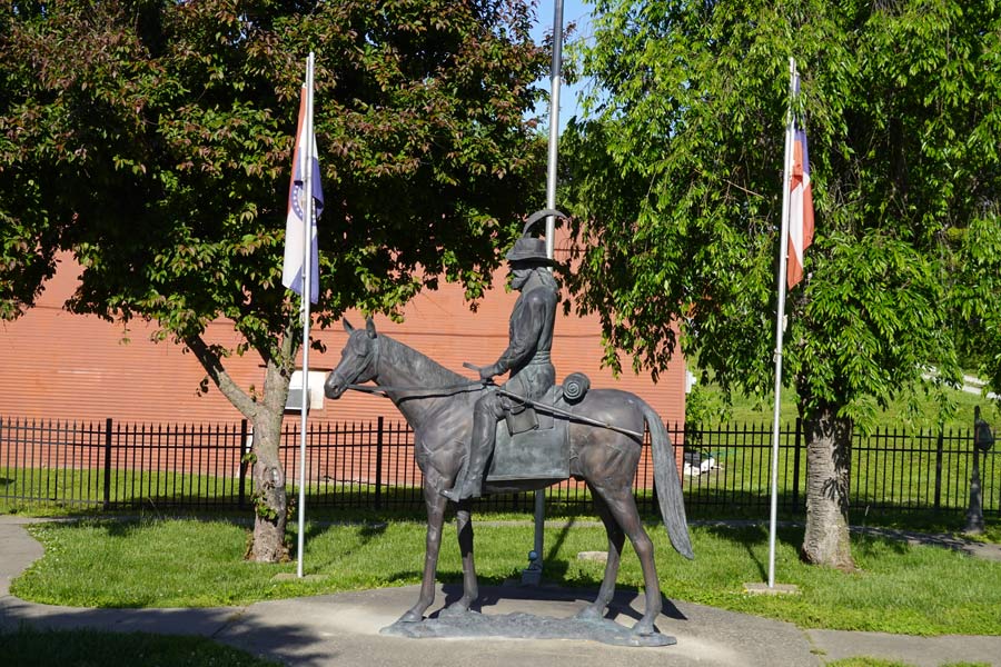 Gen. Shelby statue at Waverly